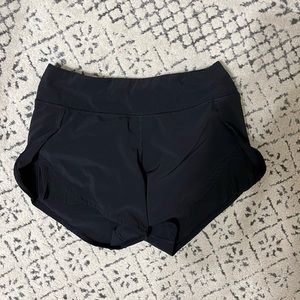 lululemon black ruffle hotty hots (RARE)